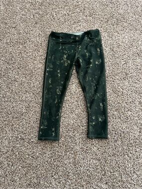 Marika Forest Green Leggings with Abstract Design